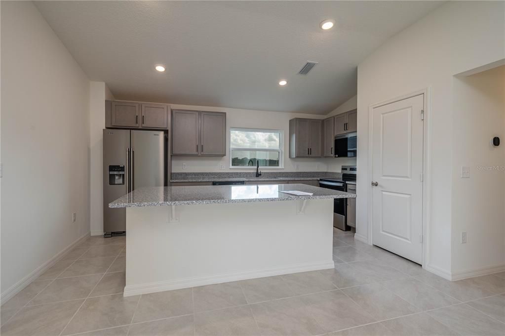 出租: $1,750 (3 贝兹, 2 浴室, 1511 平方英尺)