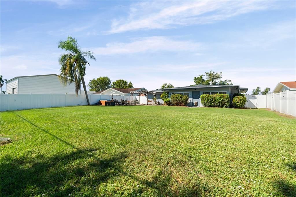 Active With Contract: $320,000 (3 beds, 2 baths, 1586 Square Feet)