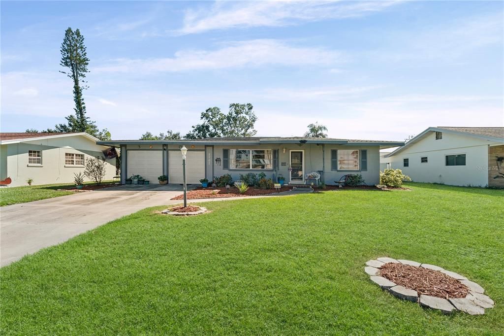 Active With Contract: $320,000 (3 beds, 2 baths, 1586 Square Feet)