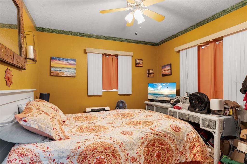 Active With Contract: $320,000 (3 beds, 2 baths, 1586 Square Feet)