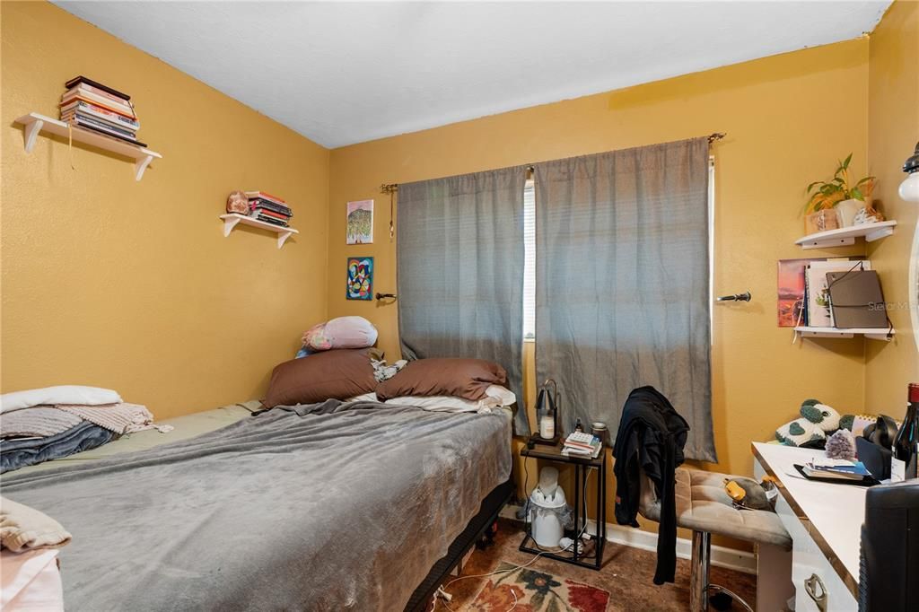 Active With Contract: $320,000 (3 beds, 2 baths, 1586 Square Feet)