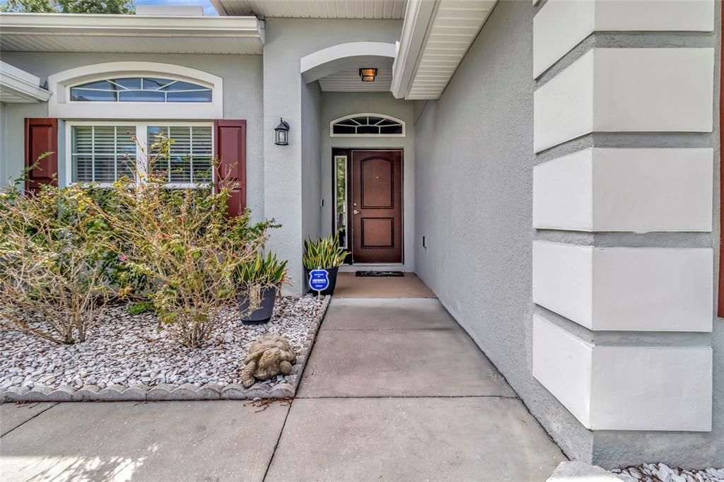 合同活跃: $400,000 (4 贝兹, 3 浴室, 2931 平方英尺)