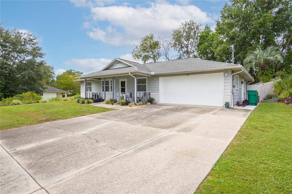 For Sale: $255,000 (2 beds, 2 baths, 1134 Square Feet)