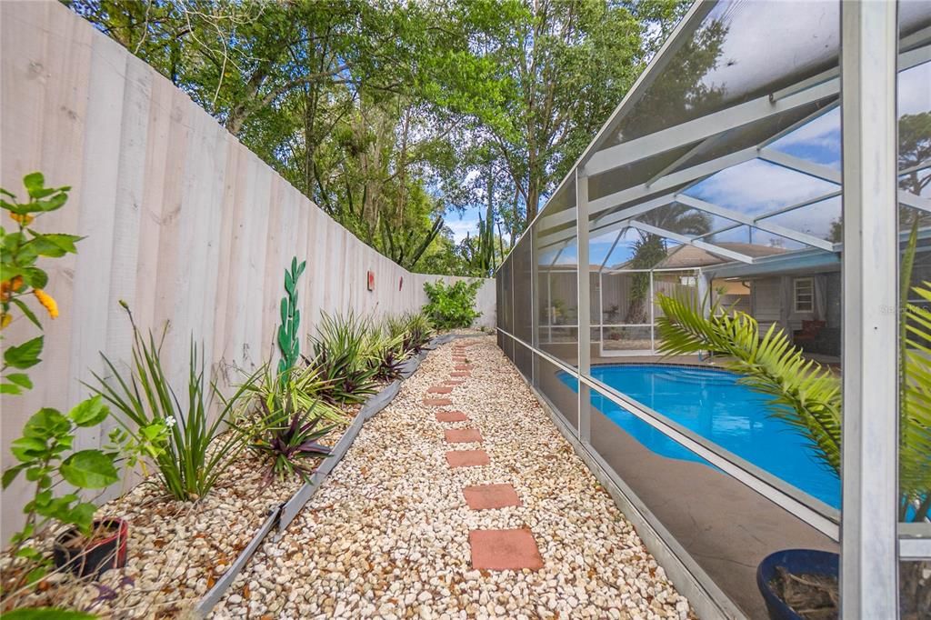 For Sale: $255,000 (2 beds, 2 baths, 1134 Square Feet)