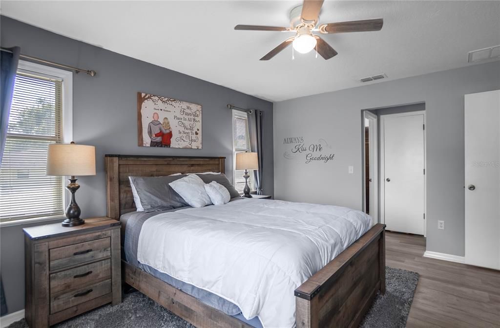 For Sale: $255,000 (2 beds, 2 baths, 1134 Square Feet)