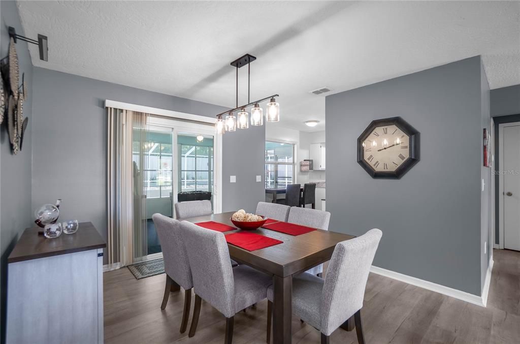 For Sale: $255,000 (2 beds, 2 baths, 1134 Square Feet)