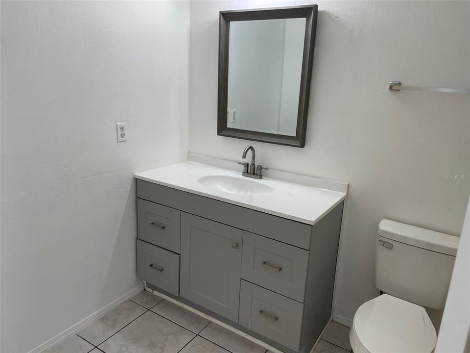 Activo con contrato: $224,990 (4 camas, 2 baños, 1247 Pies cuadrados)