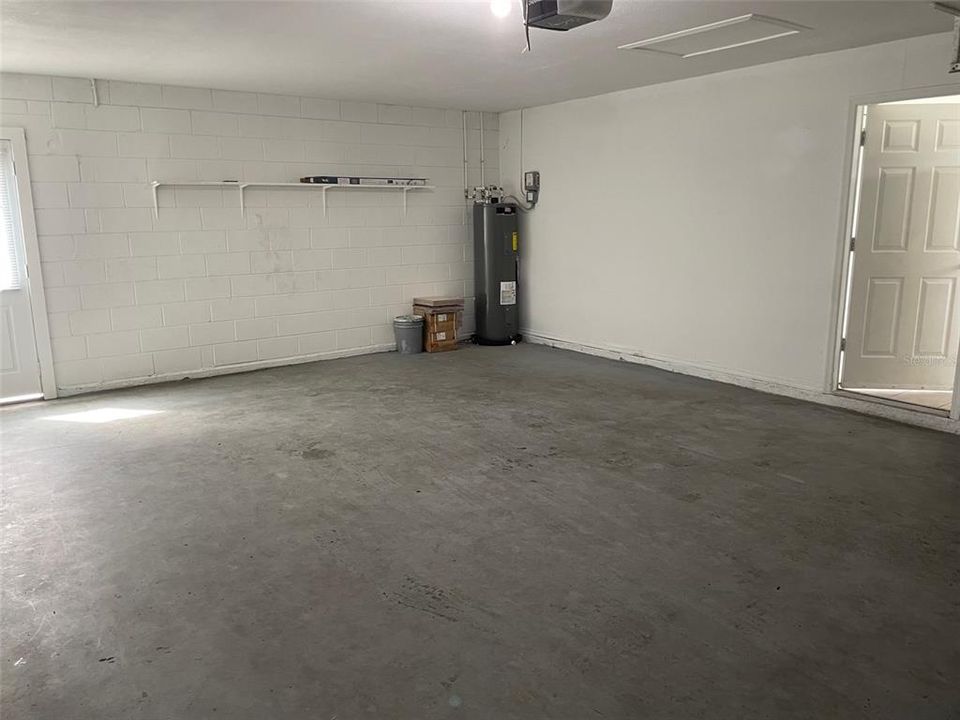 Activo con contrato: $224,990 (4 camas, 2 baños, 1247 Pies cuadrados)