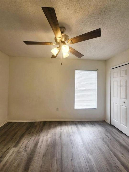 Activo con contrato: $224,990 (4 camas, 2 baños, 1247 Pies cuadrados)