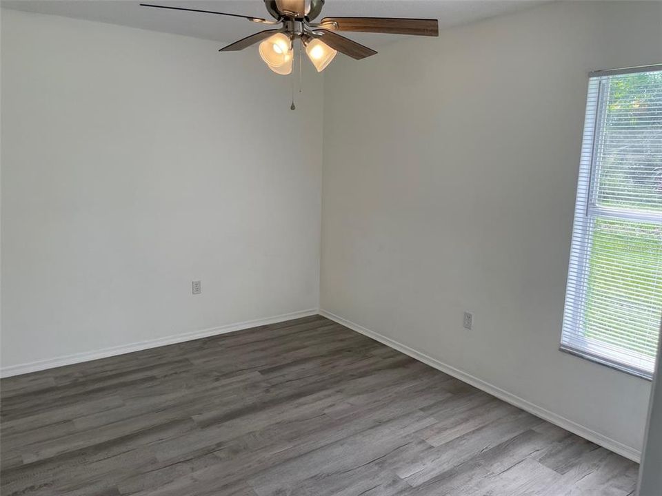 Activo con contrato: $224,990 (4 camas, 2 baños, 1247 Pies cuadrados)