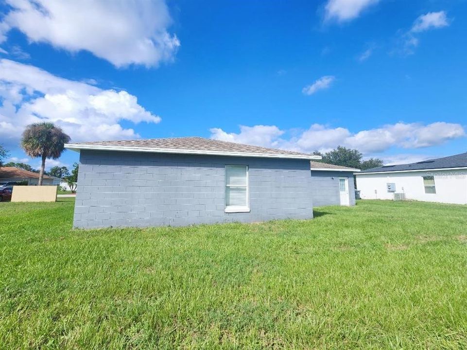 Activo con contrato: $224,990 (4 camas, 2 baños, 1247 Pies cuadrados)