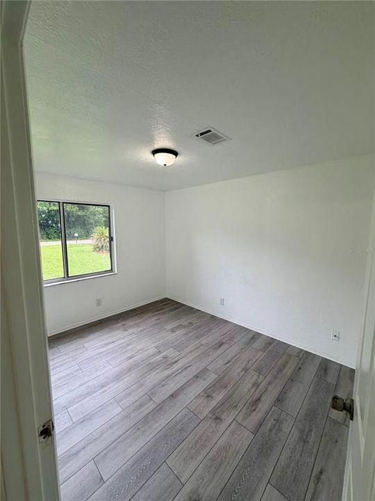 For Rent: $1,550 (3 beds, 2 baths, 1056 Square Feet)