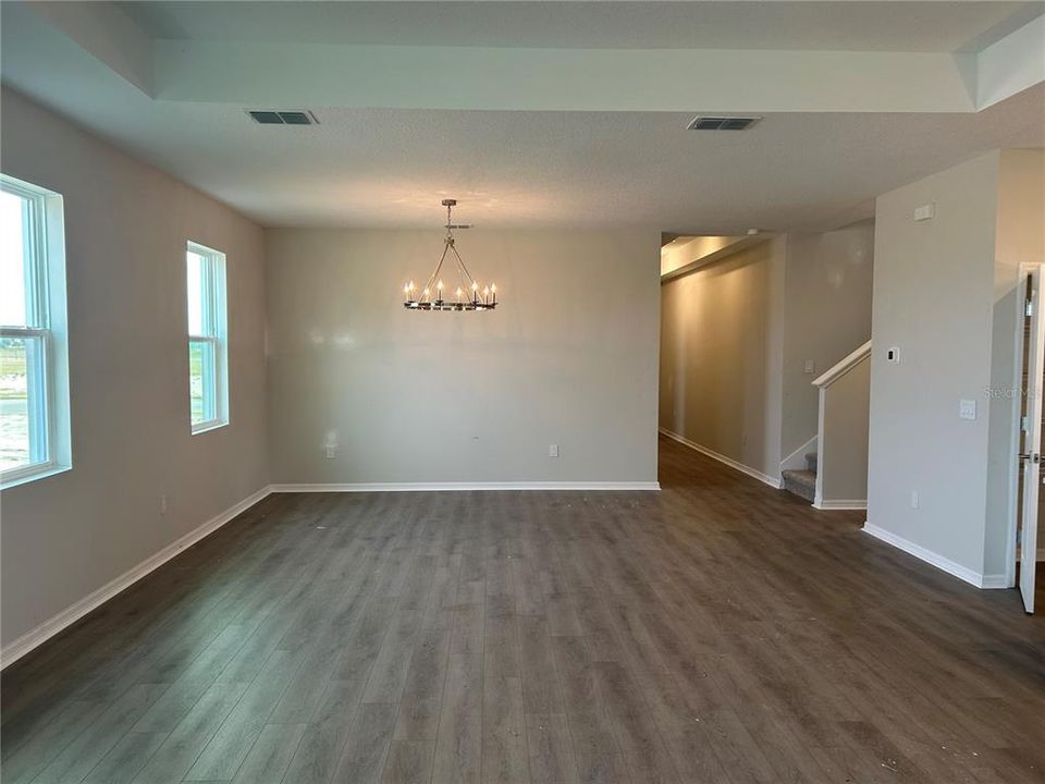 Active With Contract: $527,914 (4 beds, 3 baths, 2663 Square Feet)