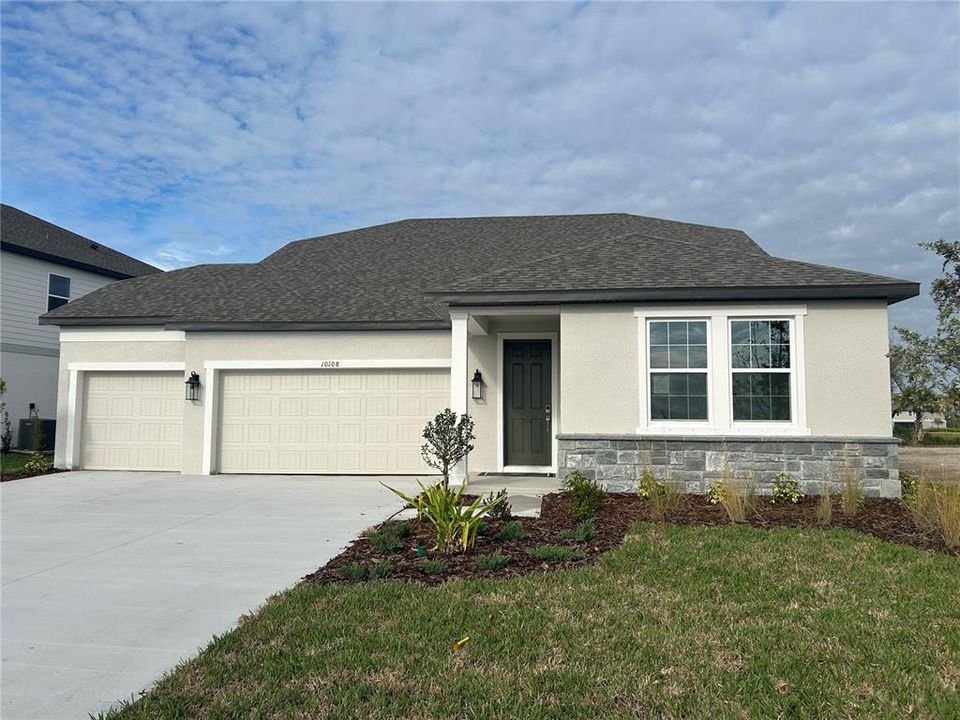 Active With Contract: $527,914 (4 beds, 3 baths, 2663 Square Feet)