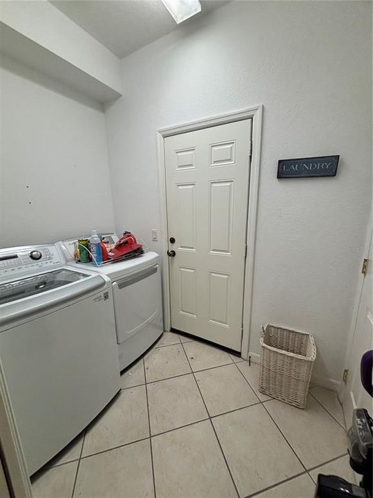 For Rent: $2,550 (3 beds, 2 baths, 2282 Square Feet)