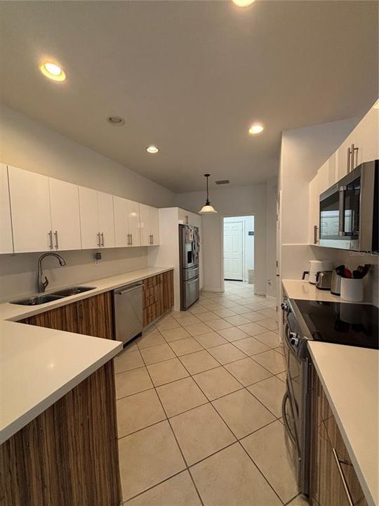 For Rent: $2,550 (3 beds, 2 baths, 2282 Square Feet)