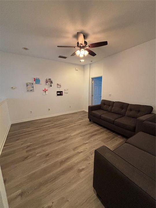 For Rent: $2,550 (3 beds, 2 baths, 2282 Square Feet)