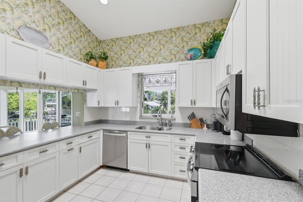 For Sale: $749,900 (3 beds, 3 baths, 1773 Square Feet)