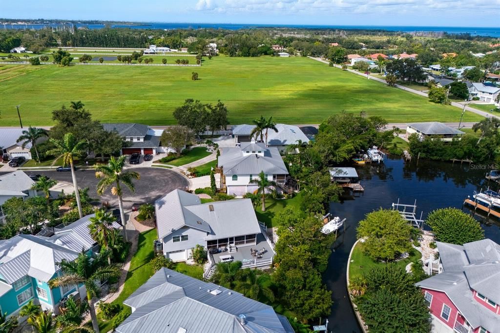 For Sale: $749,900 (3 beds, 3 baths, 1773 Square Feet)