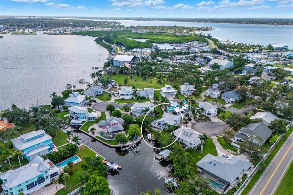 For Sale: $749,900 (3 beds, 3 baths, 1773 Square Feet)