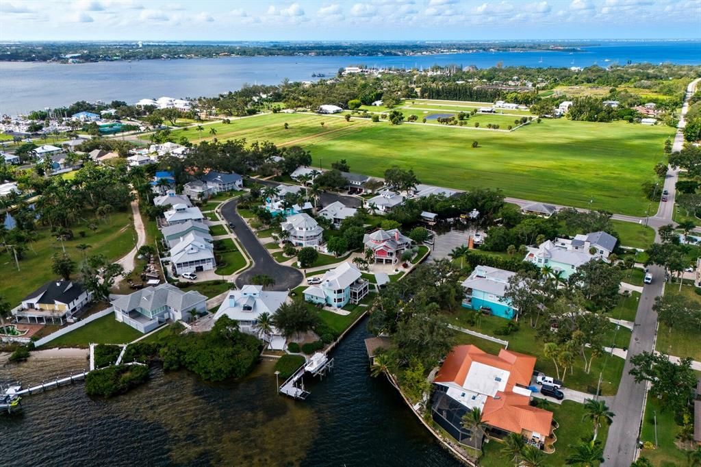 For Sale: $749,900 (3 beds, 3 baths, 1773 Square Feet)