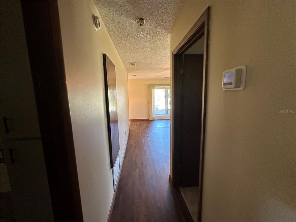 待售: $129,900 (2 贝兹, 1 浴室, 864 平方英尺)