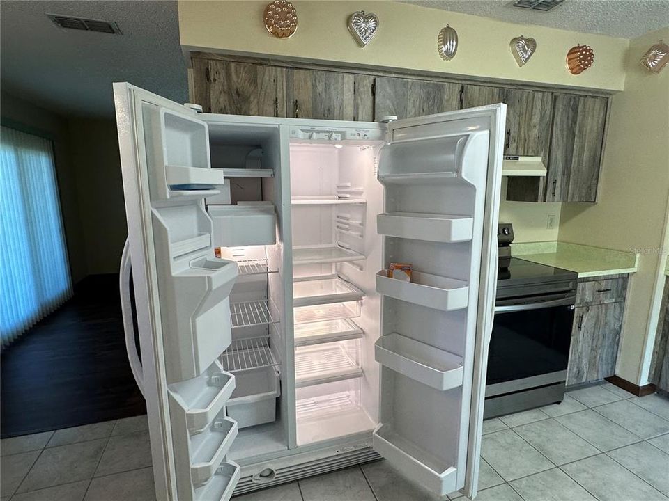 待售: $129,900 (2 贝兹, 1 浴室, 864 平方英尺)