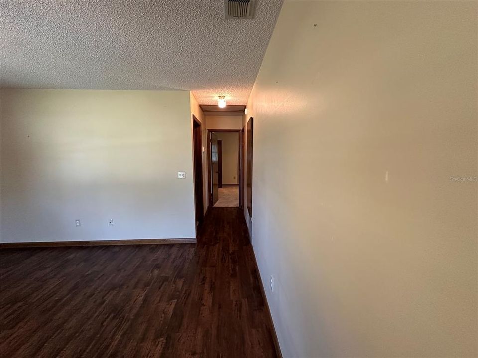 待售: $129,900 (2 贝兹, 1 浴室, 864 平方英尺)