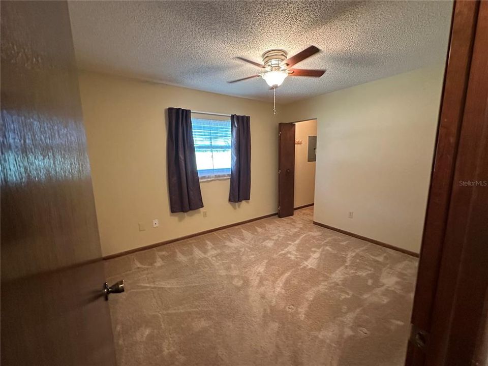 待售: $129,900 (2 贝兹, 1 浴室, 864 平方英尺)