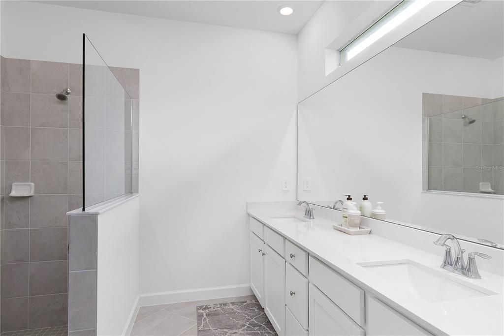 待售: $394,990 (4 贝兹, 3 浴室, 2032 平方英尺)