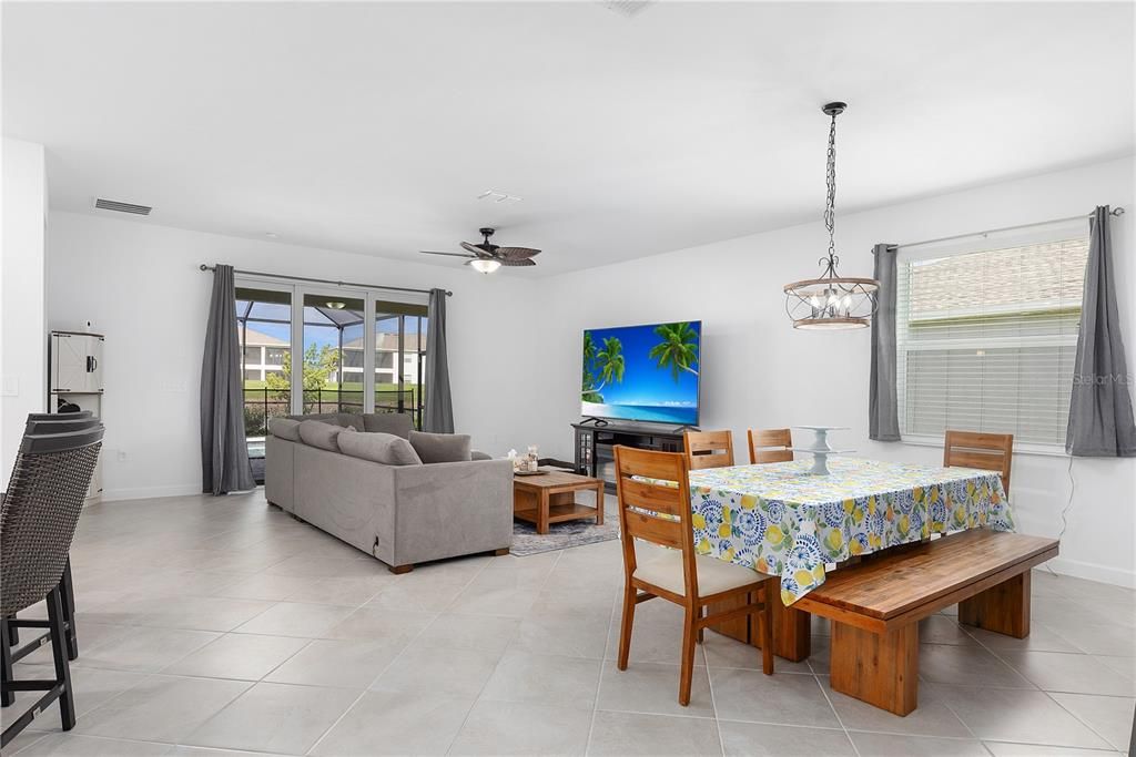 待售: $394,990 (4 贝兹, 3 浴室, 2032 平方英尺)