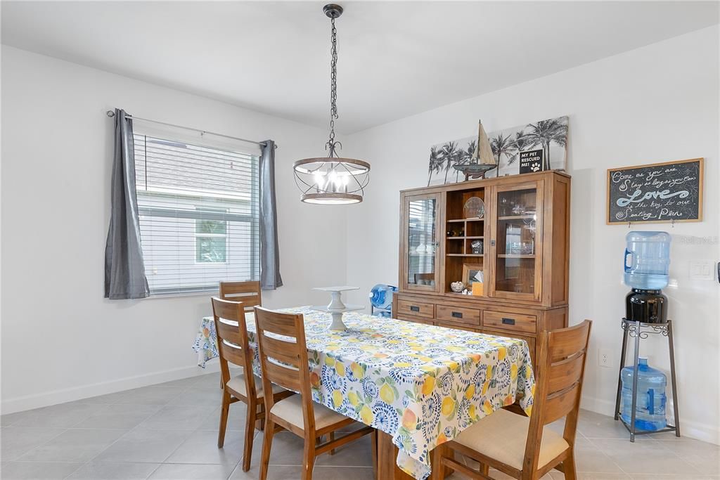 待售: $394,990 (4 贝兹, 3 浴室, 2032 平方英尺)