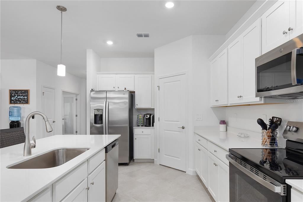 待售: $394,990 (4 贝兹, 3 浴室, 2032 平方英尺)