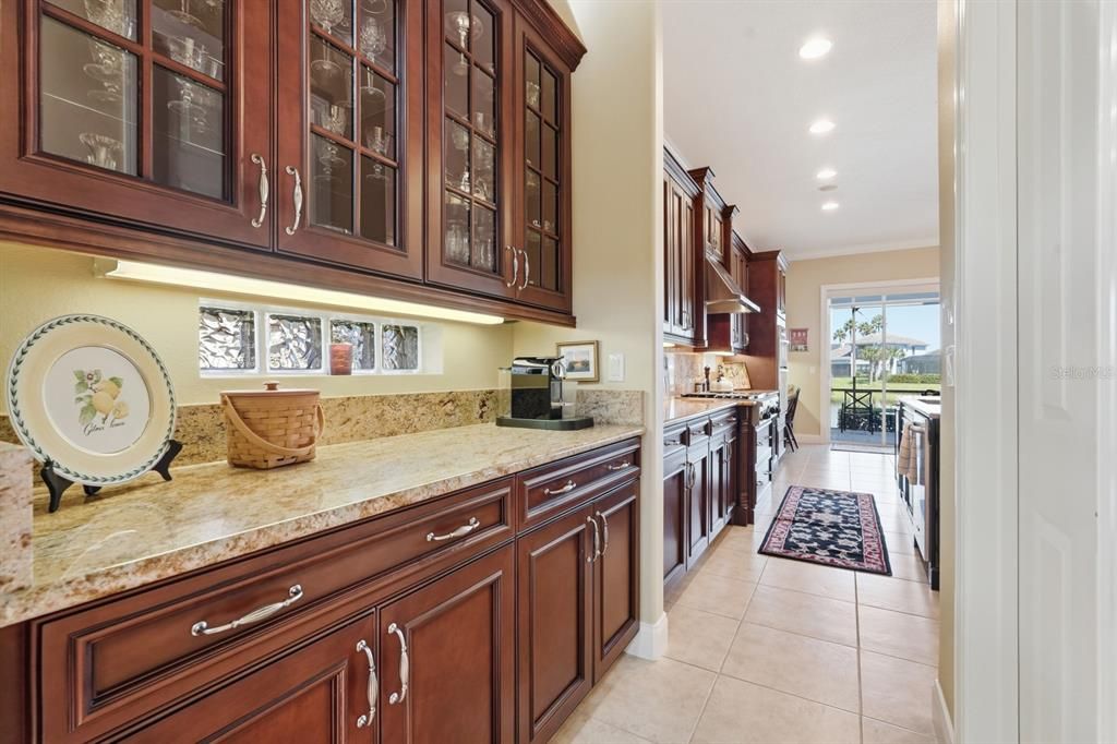 En Venta: $1,435,000 (4 camas, 4 baños, 4075 Pies cuadrados)