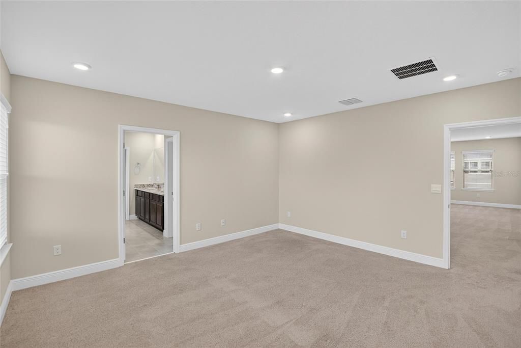 出租: $3,250 (5 贝兹, 3 浴室, 2934 平方英尺)