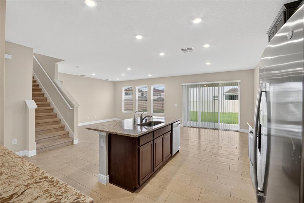 出租: $3,250 (5 贝兹, 3 浴室, 2934 平方英尺)