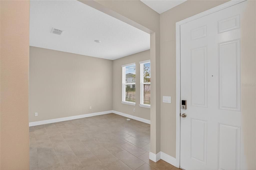 出租: $3,250 (5 贝兹, 3 浴室, 2934 平方英尺)