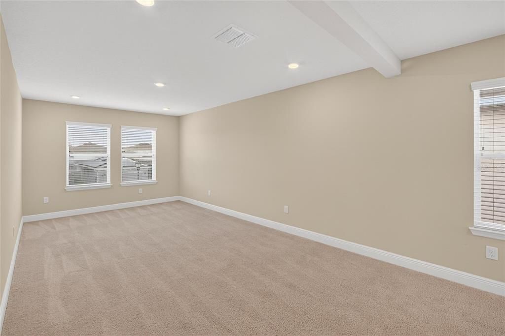 出租: $3,250 (5 贝兹, 3 浴室, 2934 平方英尺)