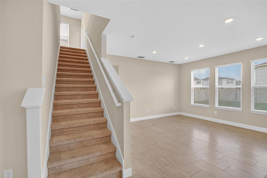 出租: $3,250 (5 贝兹, 3 浴室, 2934 平方英尺)