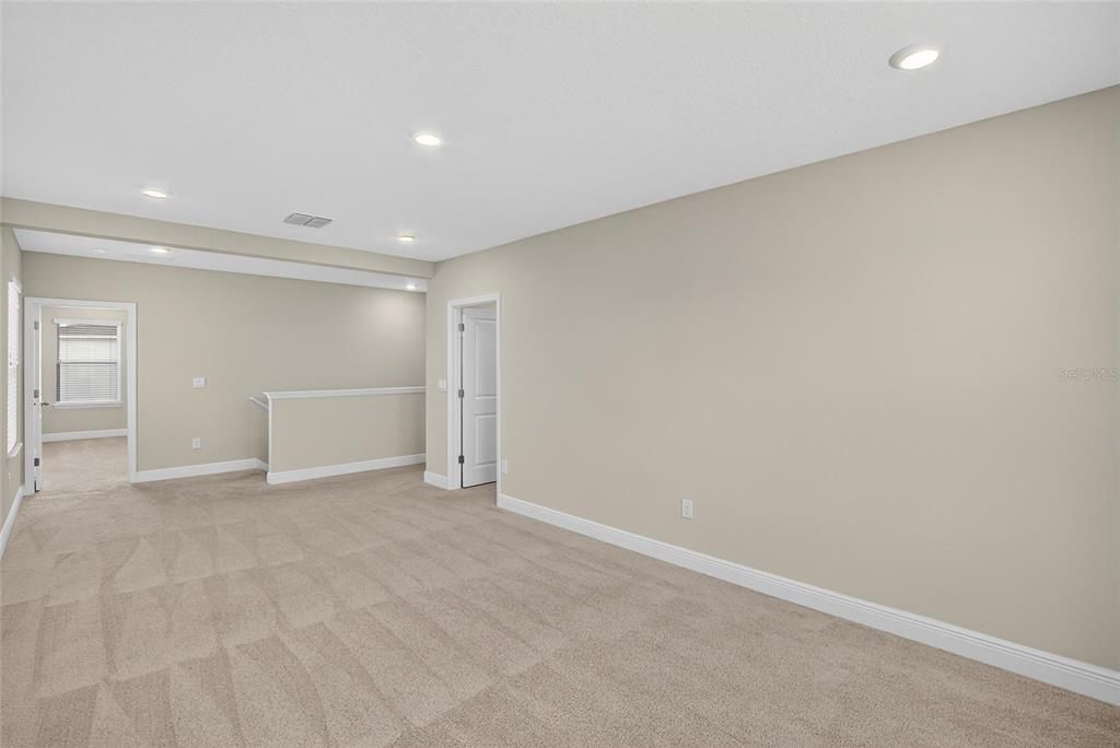 出租: $3,250 (5 贝兹, 3 浴室, 2934 平方英尺)