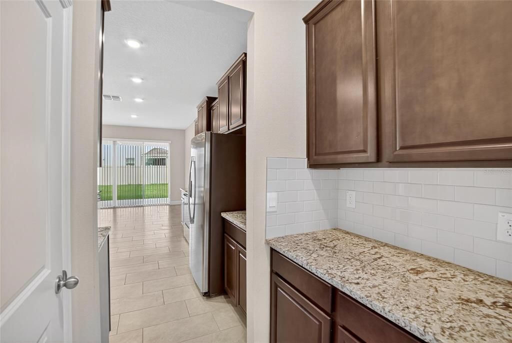 出租: $3,250 (5 贝兹, 3 浴室, 2934 平方英尺)