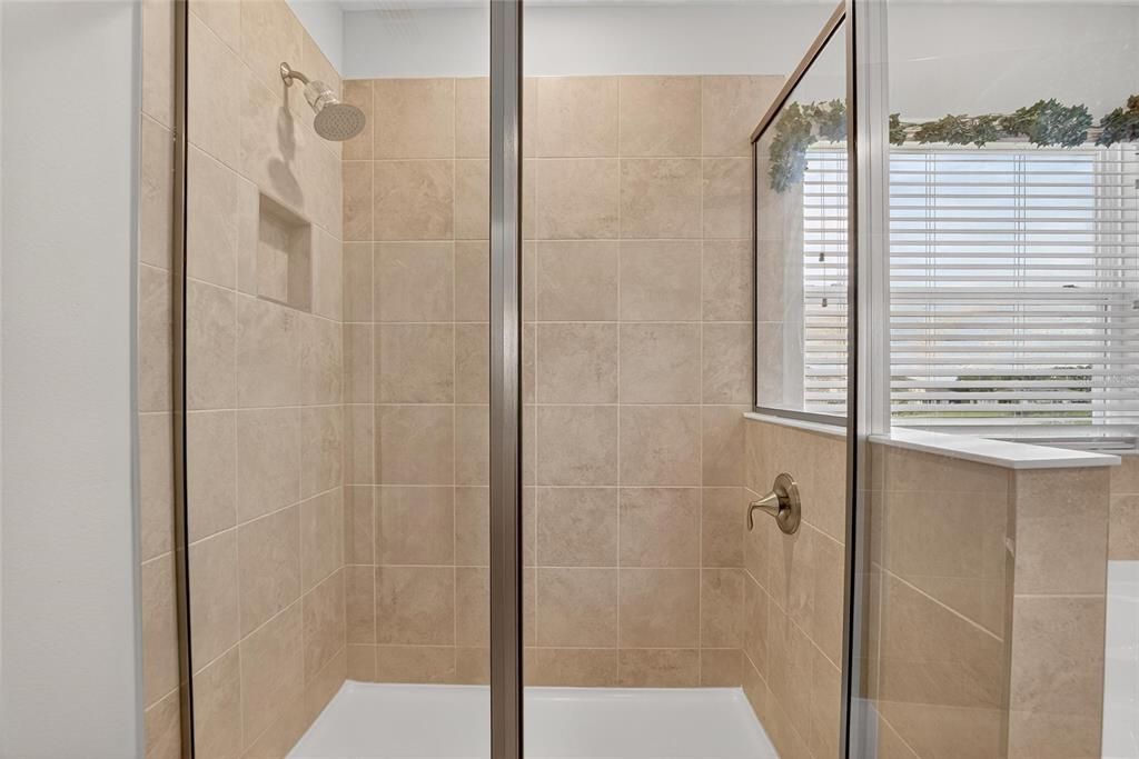 出租: $3,250 (5 贝兹, 3 浴室, 2934 平方英尺)