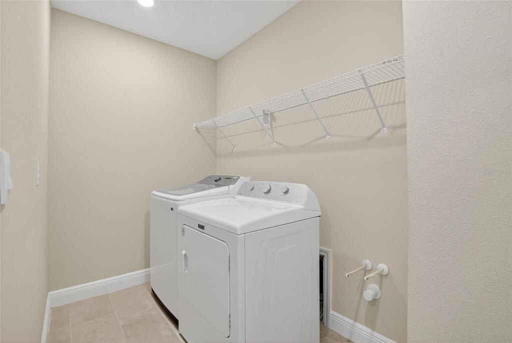 出租: $3,250 (5 贝兹, 3 浴室, 2934 平方英尺)