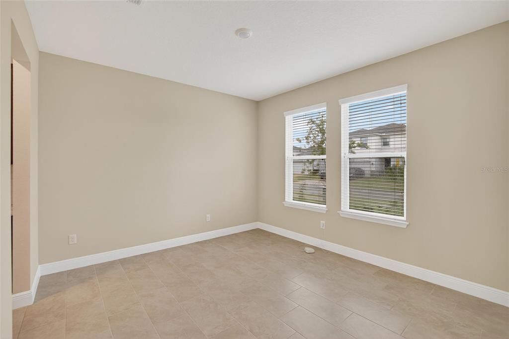 出租: $3,250 (5 贝兹, 3 浴室, 2934 平方英尺)