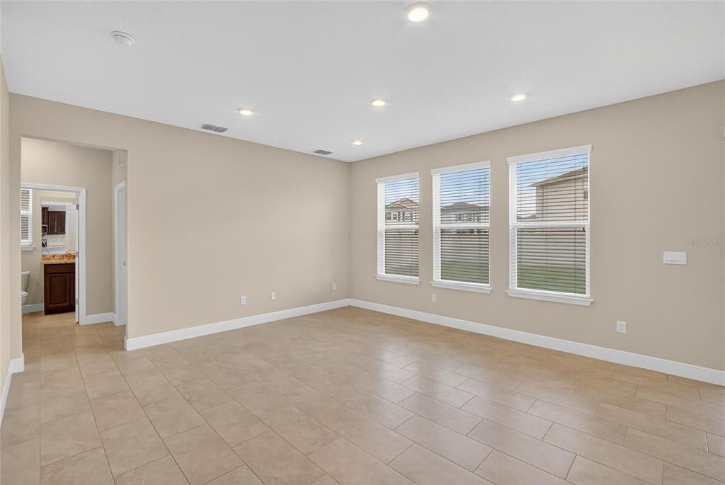 出租: $3,250 (5 贝兹, 3 浴室, 2934 平方英尺)