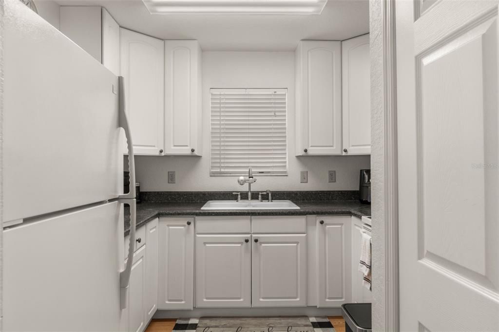 待售: $399,999 (2 贝兹, 1 浴室, 960 平方英尺)