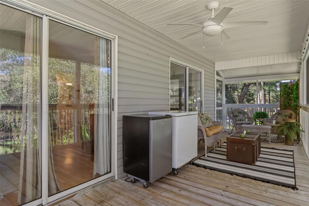 待售: $399,999 (2 贝兹, 1 浴室, 960 平方英尺)