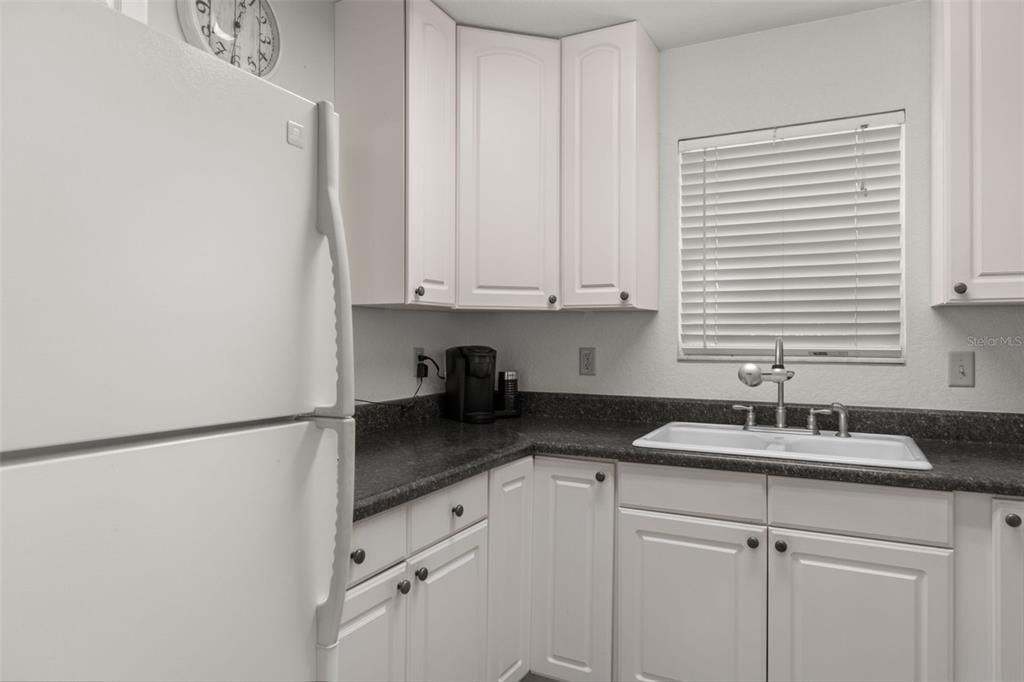 待售: $399,999 (2 贝兹, 1 浴室, 960 平方英尺)