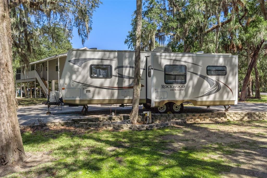 待售: $399,999 (2 贝兹, 1 浴室, 960 平方英尺)