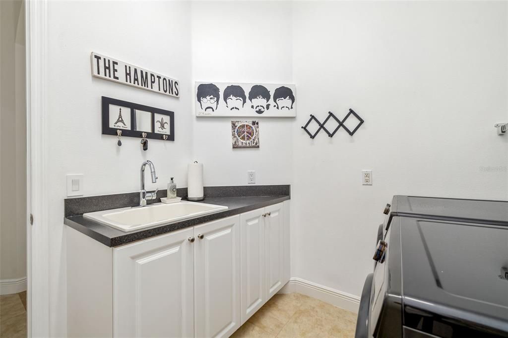 Active With Contract: $1,119,000 (3 beds, 3 baths, 2674 Square Feet)